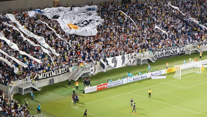 Jogadores do ABC comemoram gol (Foto: Augusto Gomes/GloboEsporte.com)